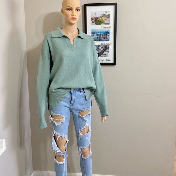MAX STUDIO Turquoise Sweatshirt - Picture 1 of 6